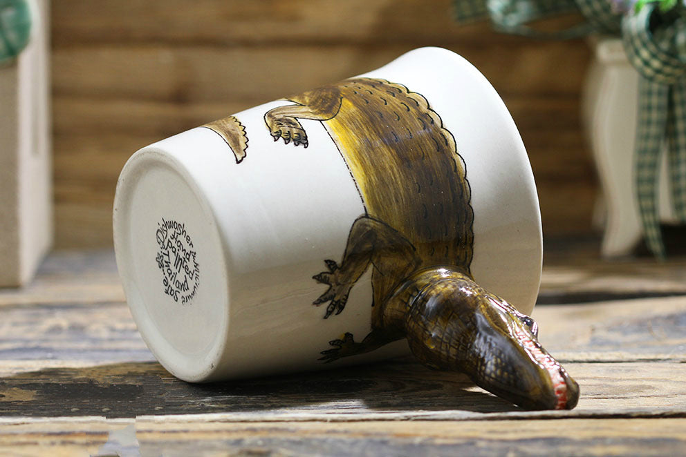 Hand-painted 3D Crocodile Mug 7oz